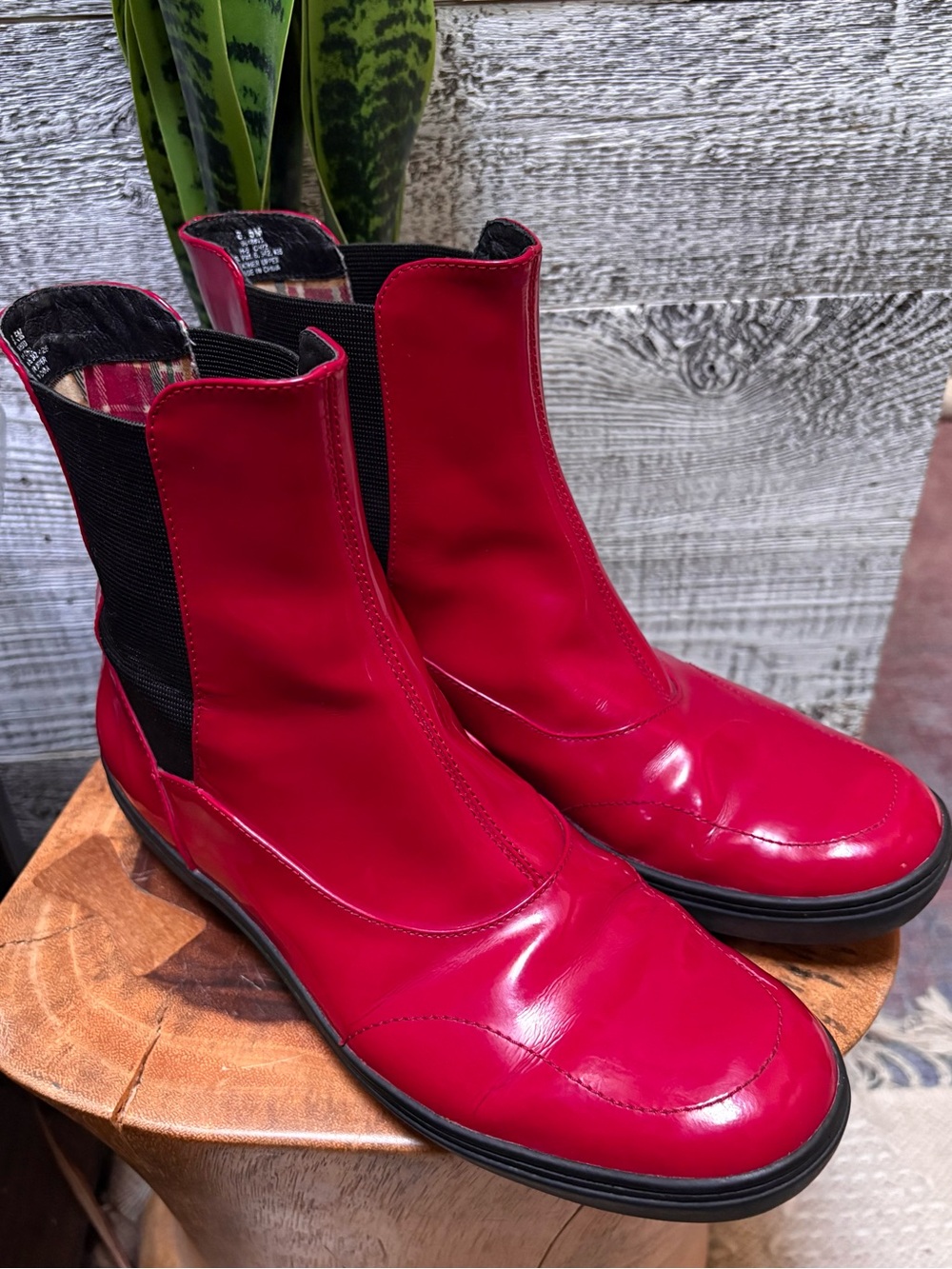 Sperry | Topsider Leather Water-Resistant Chelsea Boots - Women's 8-8.5, Red/Blk